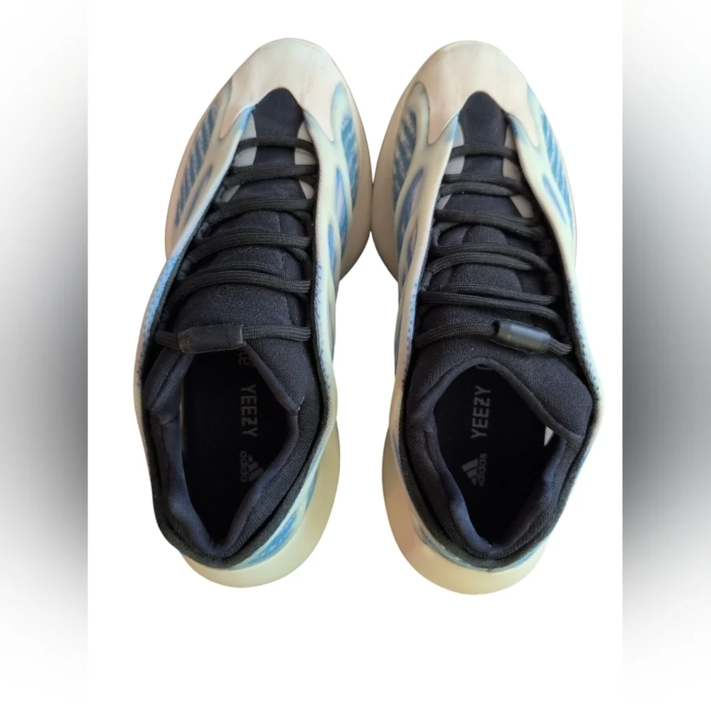 Men's Adidas Yeezy 700 V3 Kyanite - Picture 4 of 6
